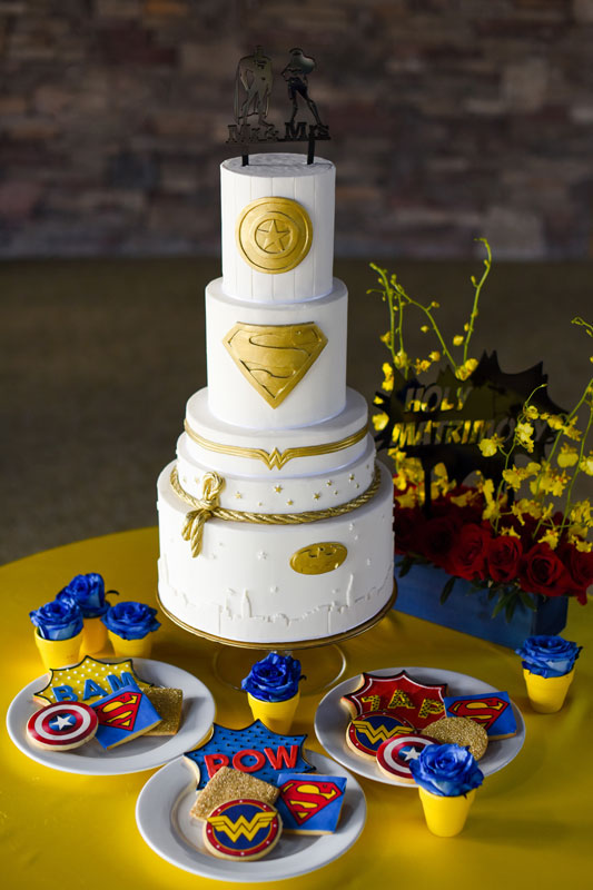 gold, superman cake, cake, wonder woman, bow, stars, cake topper