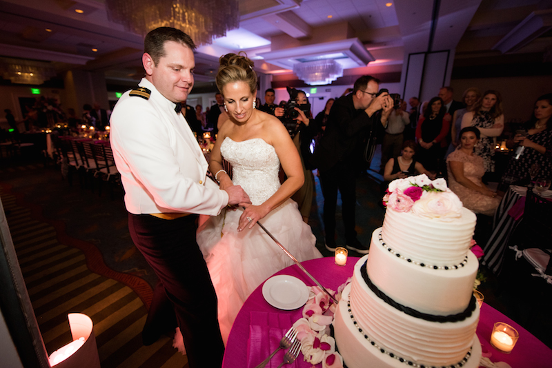 Real Wedding, Amy & Joe, cutting wedding cake