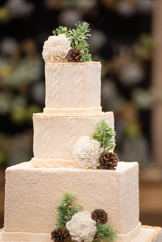 Wedding cake, pine cone, cable knit