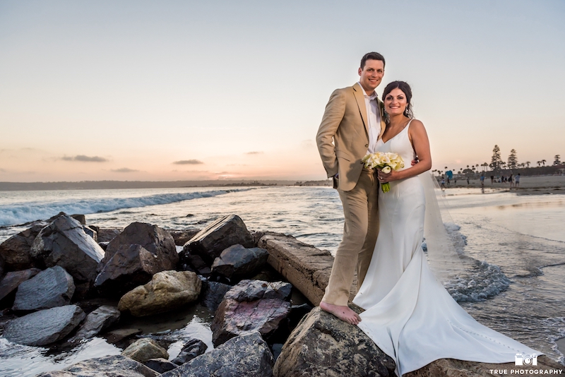 bride, groom, beach, sunset