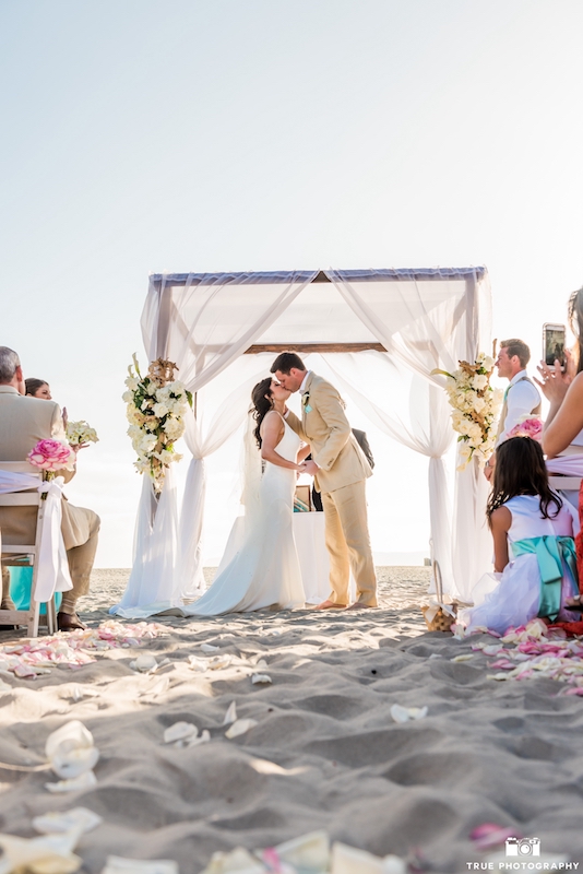 bride, groom, chuppah, kiss, beach