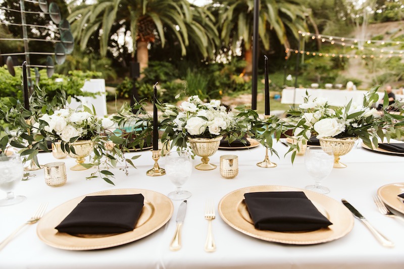 tablescape, table design, gold charger plates, black napkins
