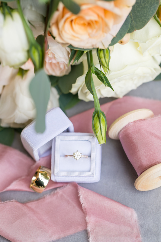 wedding rings, flowers