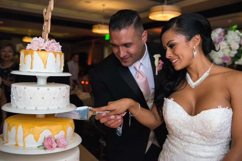 wedding cake, drip cake, bride & groom cutting cake