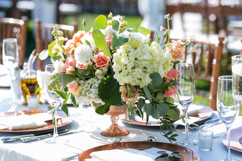 floral centerpiece, table setting