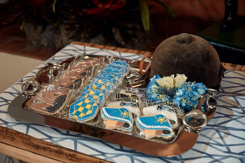 cookies, party favors, serving tray