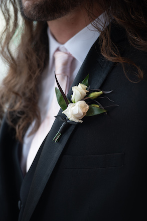 groom, tux, boutonniere