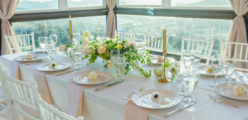 table setting, floral centerpiece