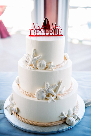wedding cake, seashells
