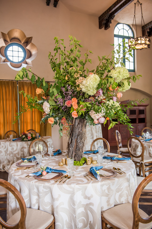 table setting, large centerpiece