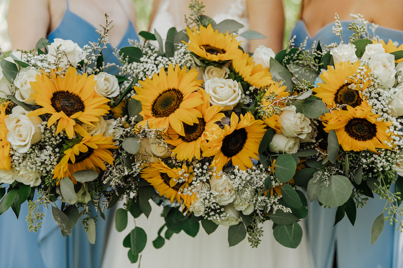 bridal bouquets, sunflowers, roses